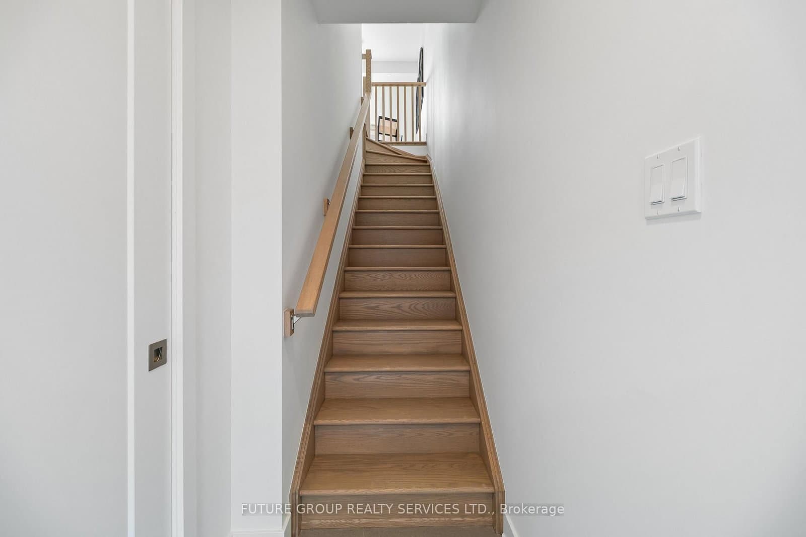 34 Poplar Avenue, Unit Unit 3 thumbnail 2