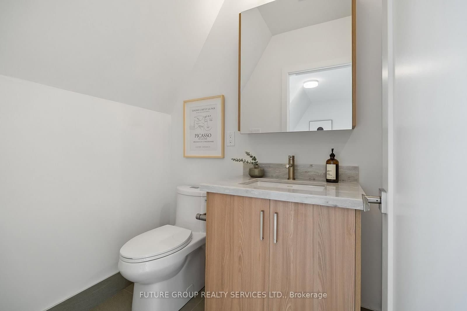 34 Poplar Avenue, Unit Unit 3 thumbnail 23