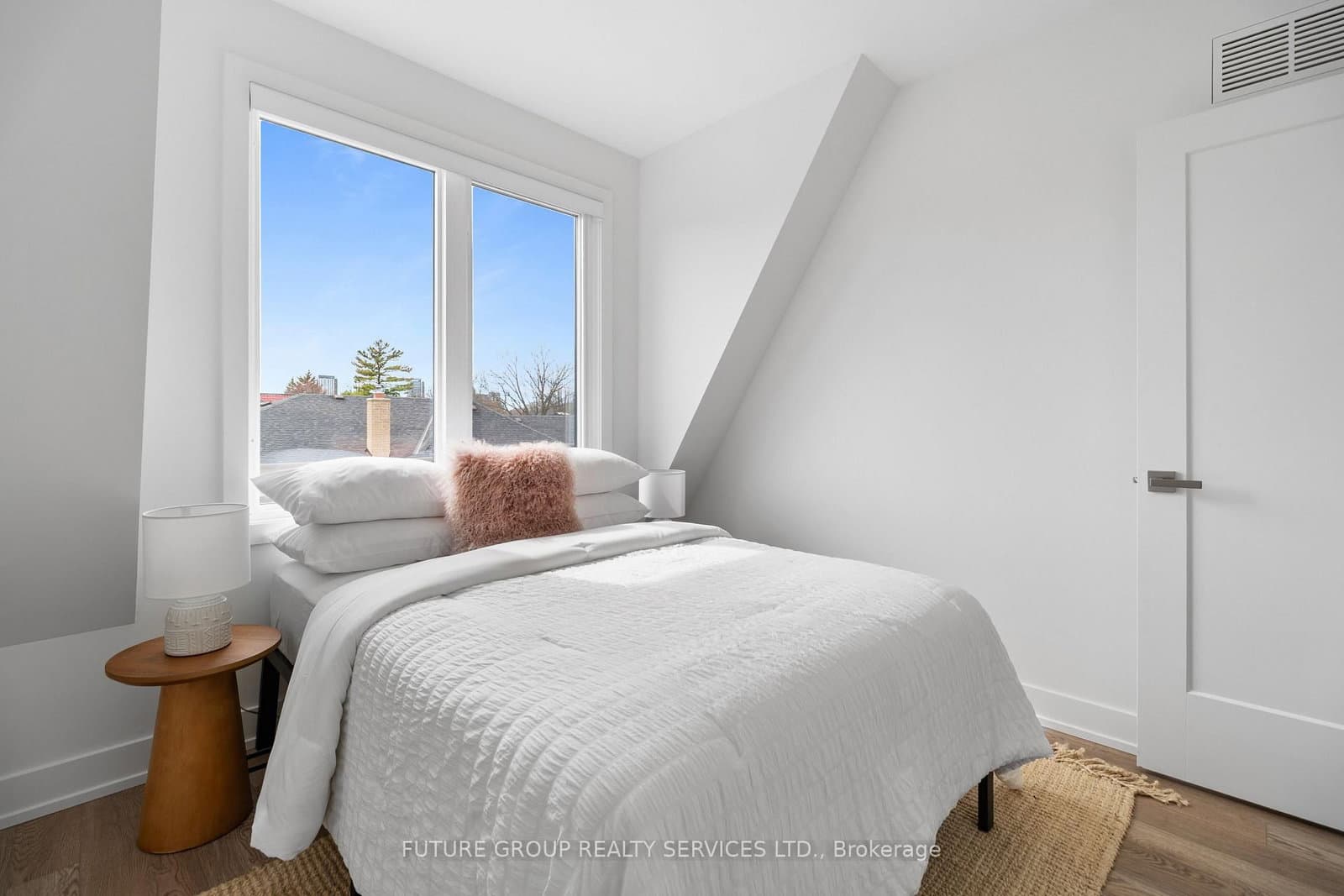 34 Poplar Avenue, Unit Unit 3 thumbnail 32