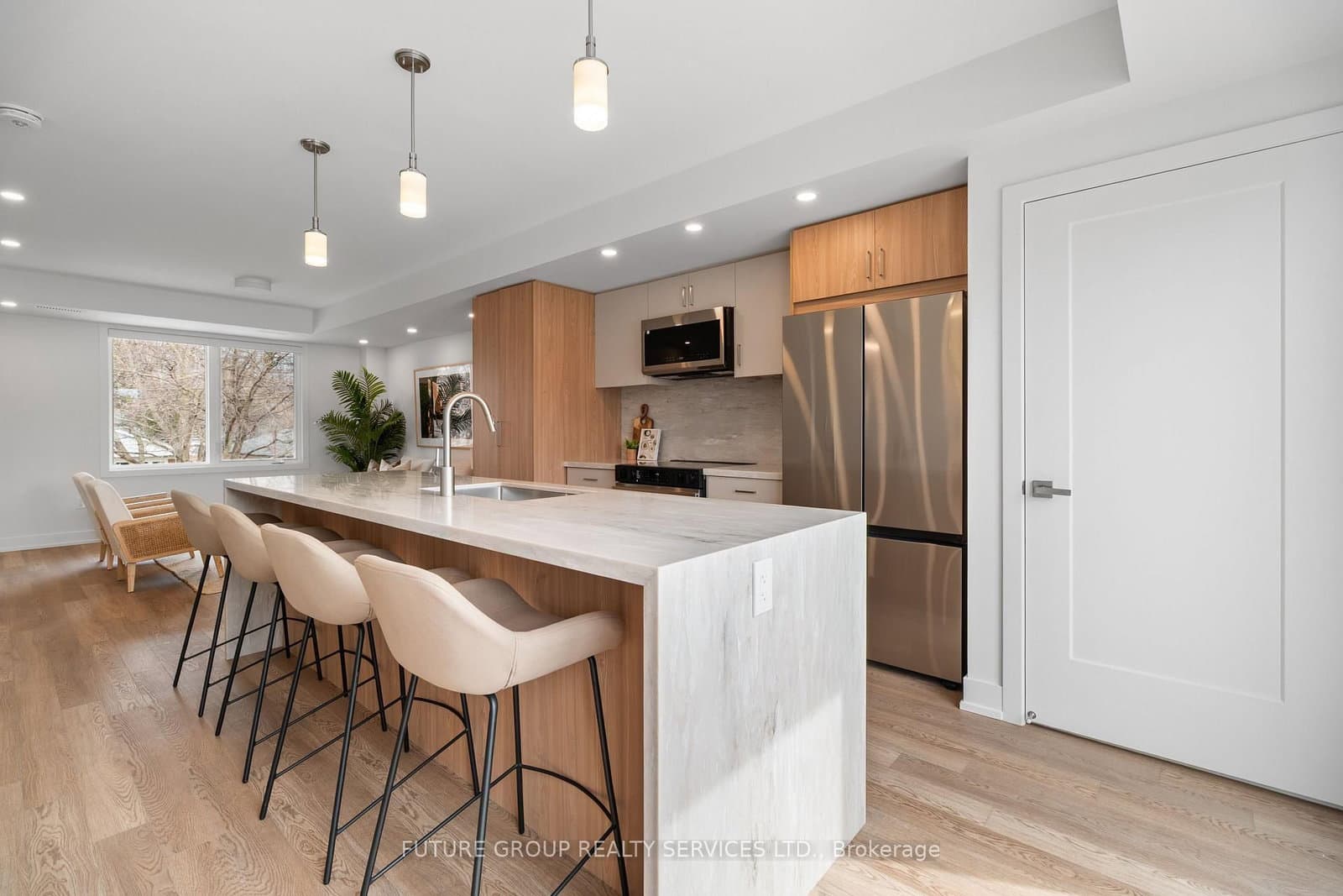 34 Poplar Avenue, Unit Unit 3 thumbnail 4