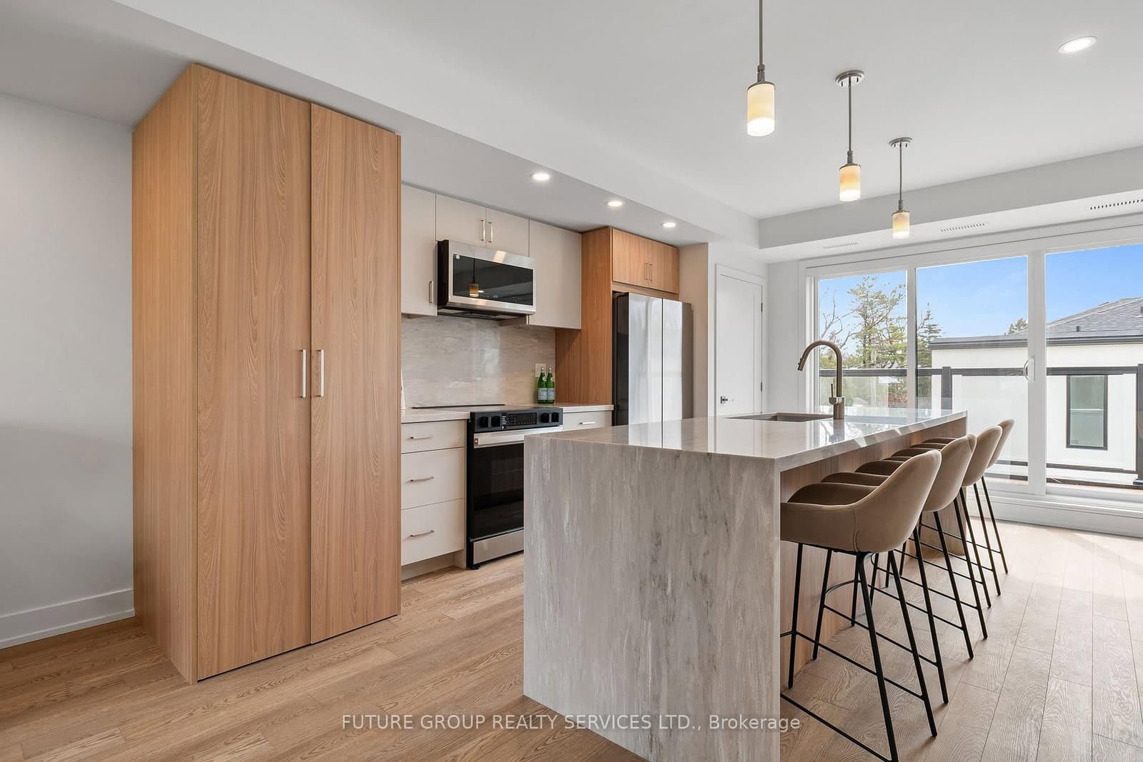 34 Poplar Avenue, Unit Unit 3 thumbnail 5
