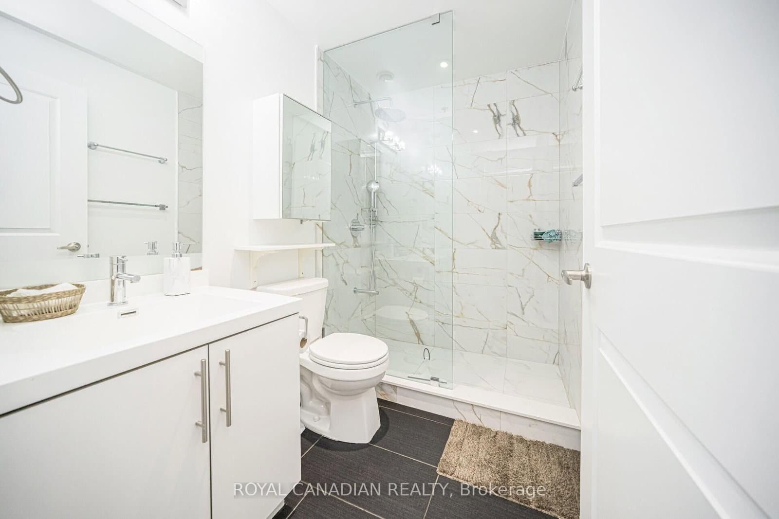 55 Speers Road, Unit 308 thumbnail 11