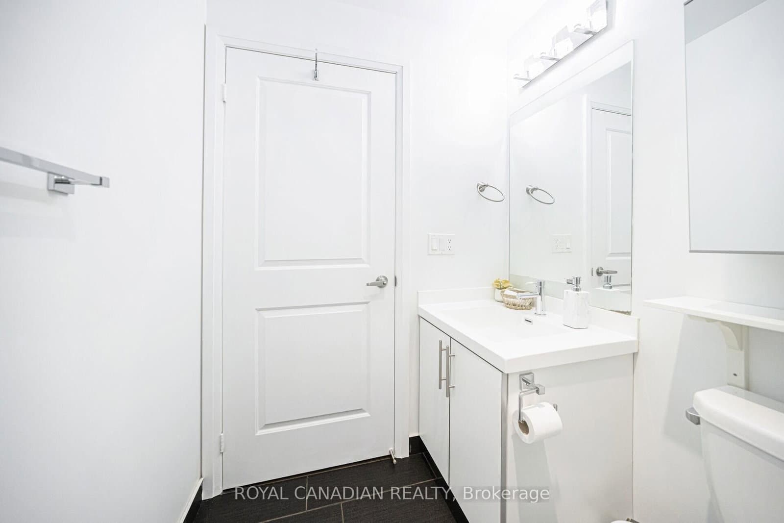 55 Speers Road, Unit 308 thumbnail 12