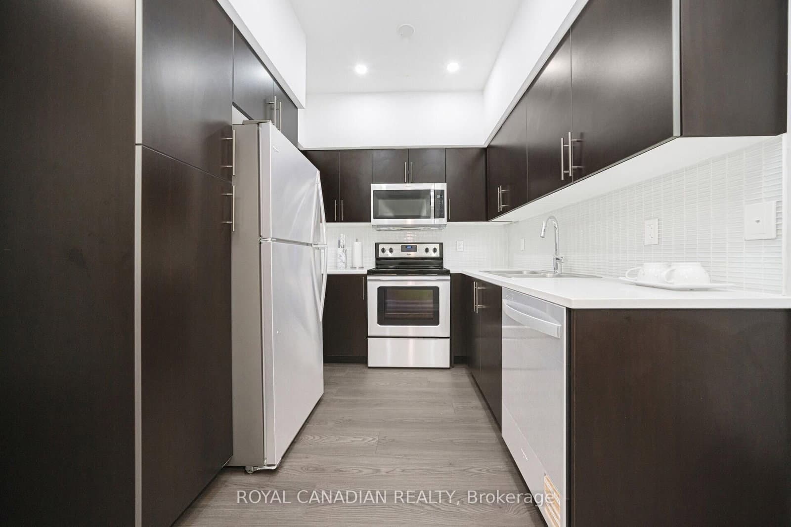 55 Speers Road, Unit 308 thumbnail 13