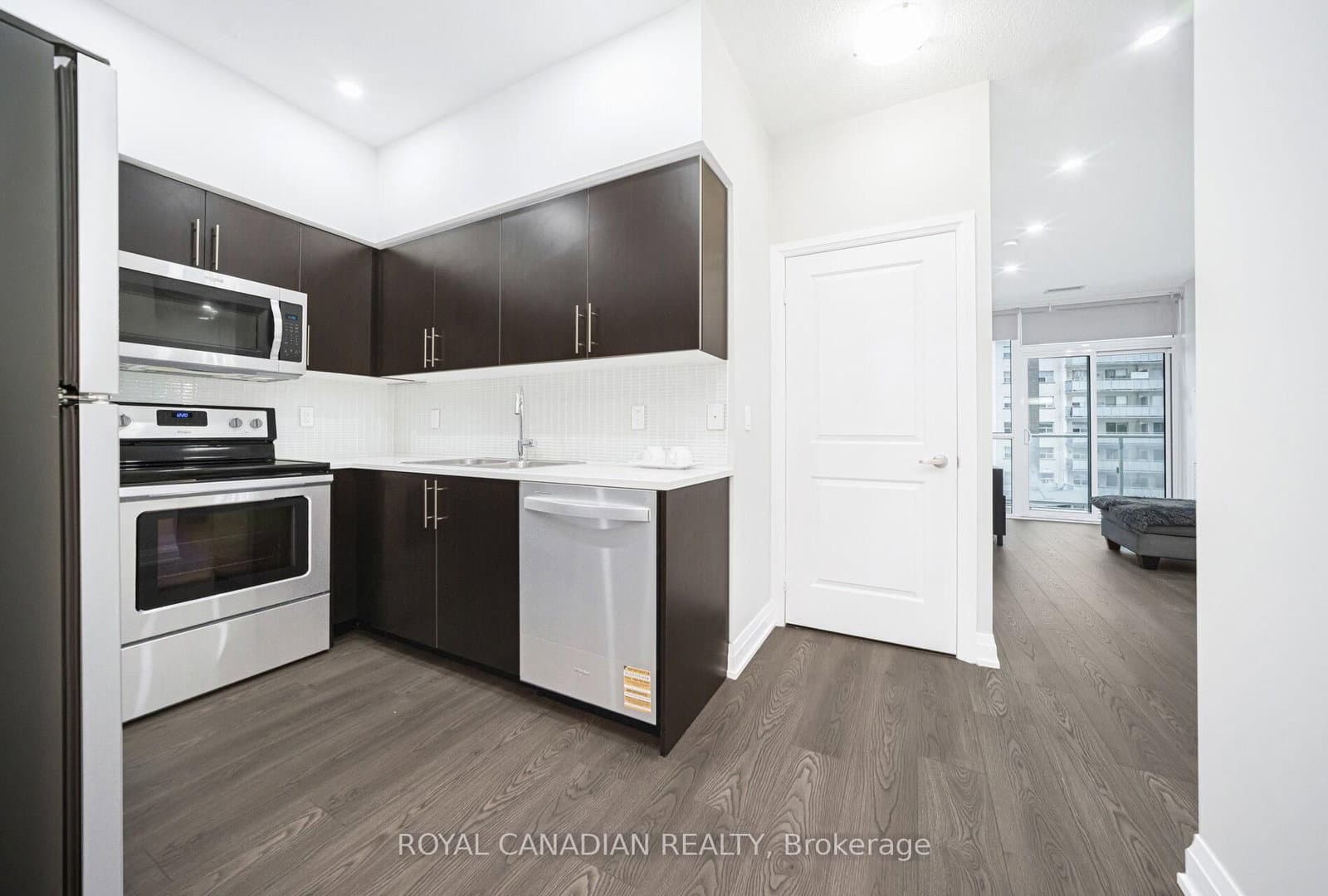 55 Speers Road, Unit 308 thumbnail 14