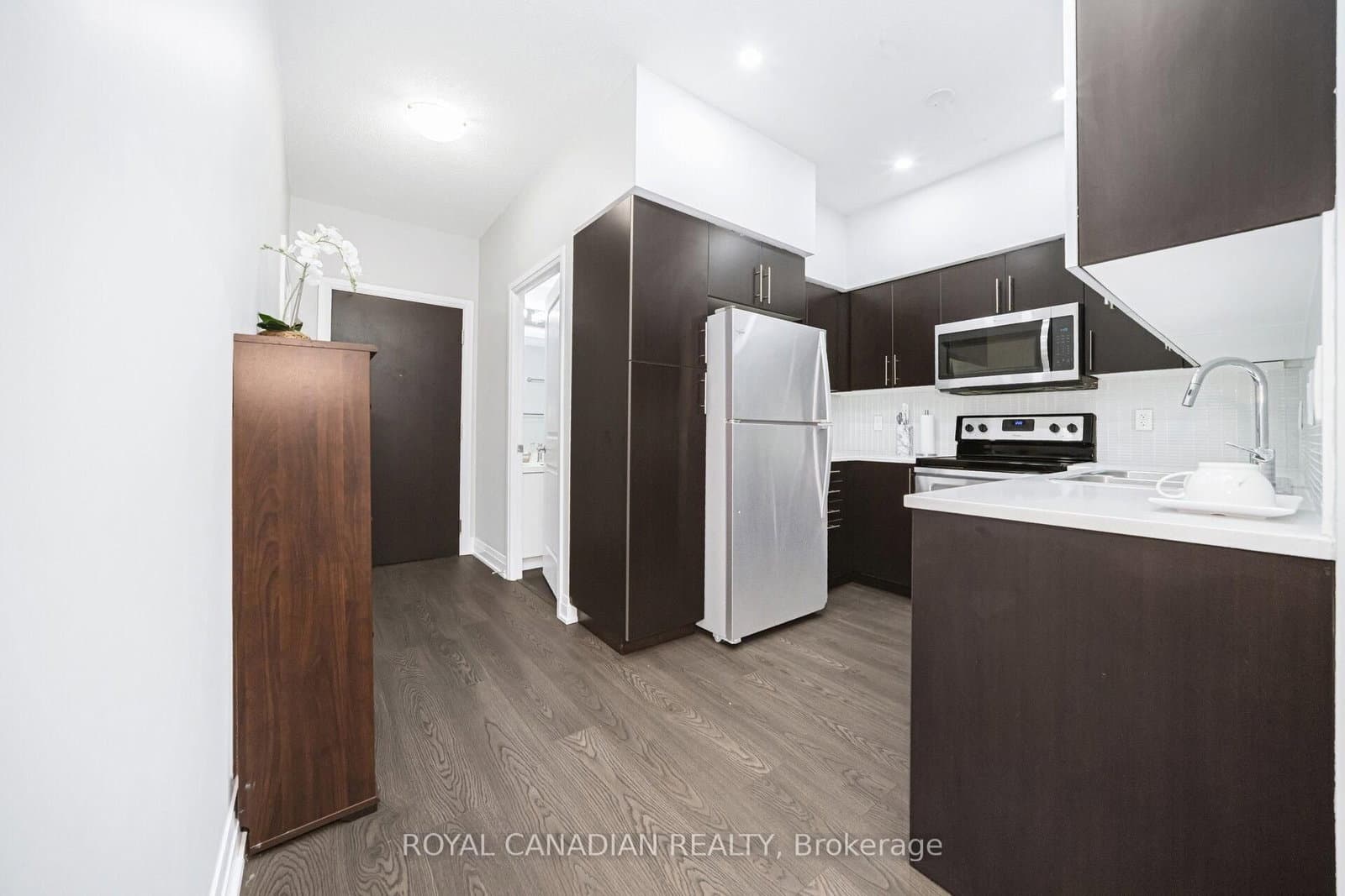 55 Speers Road, Unit 308 thumbnail 15