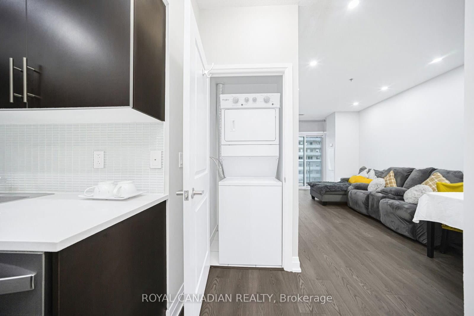 55 Speers Road, Unit 308 thumbnail 18