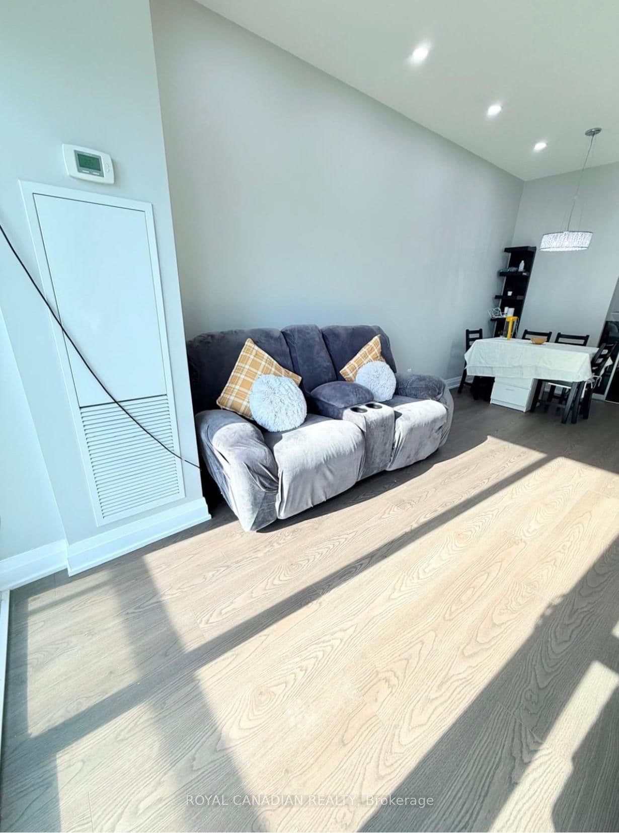 55 Speers Road, Unit 308 thumbnail 21