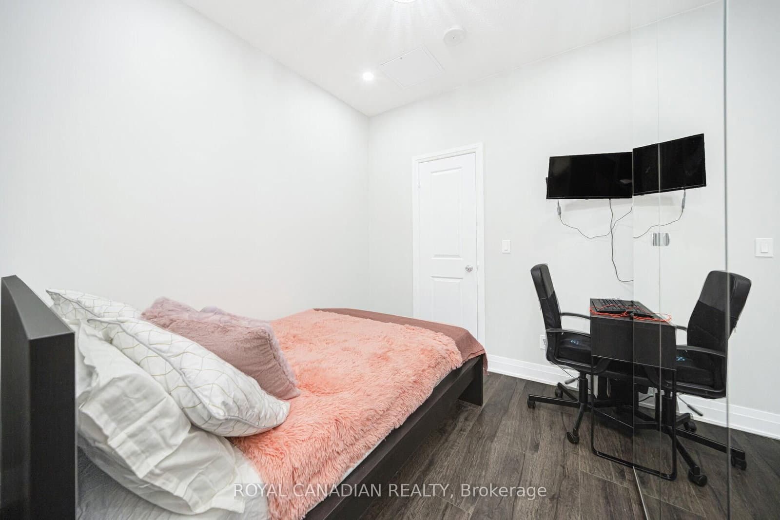 55 Speers Road, Unit 308 thumbnail 27