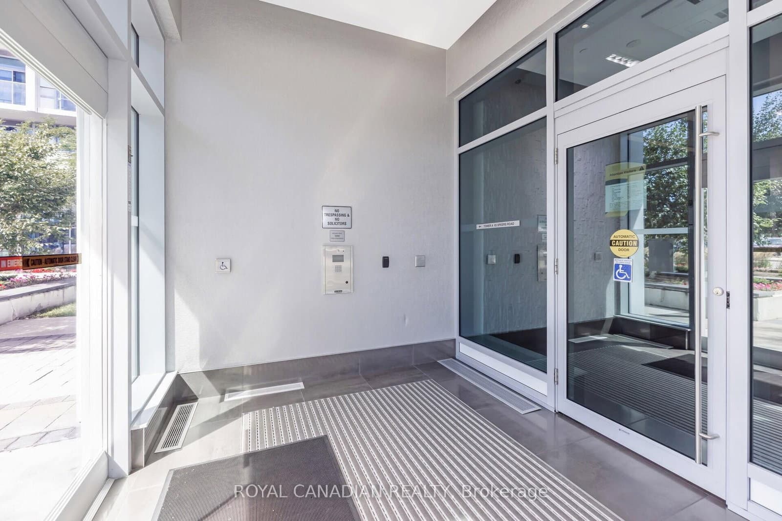 55 Speers Road, Unit 308 thumbnail 3