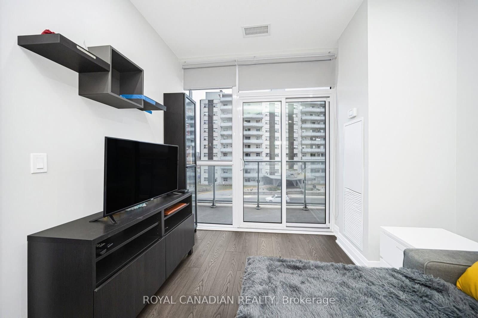 55 Speers Road, Unit 308 thumbnail 30