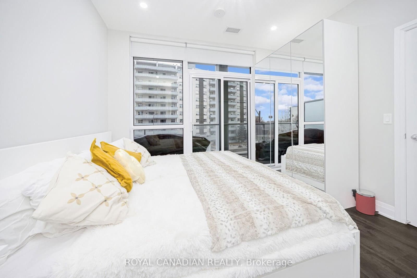 55 Speers Road, Unit 308 thumbnail 34