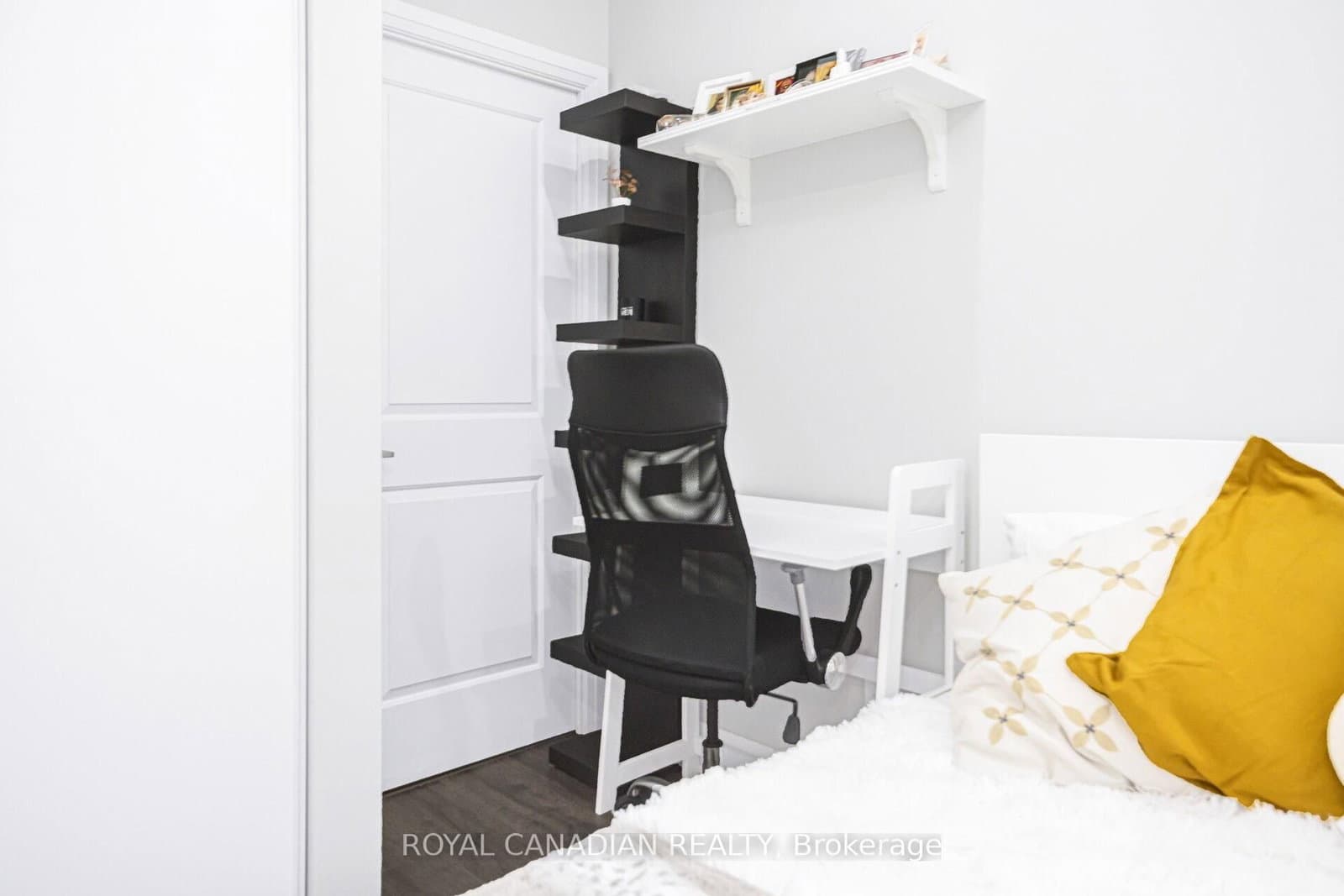 55 Speers Road, Unit 308 thumbnail 35