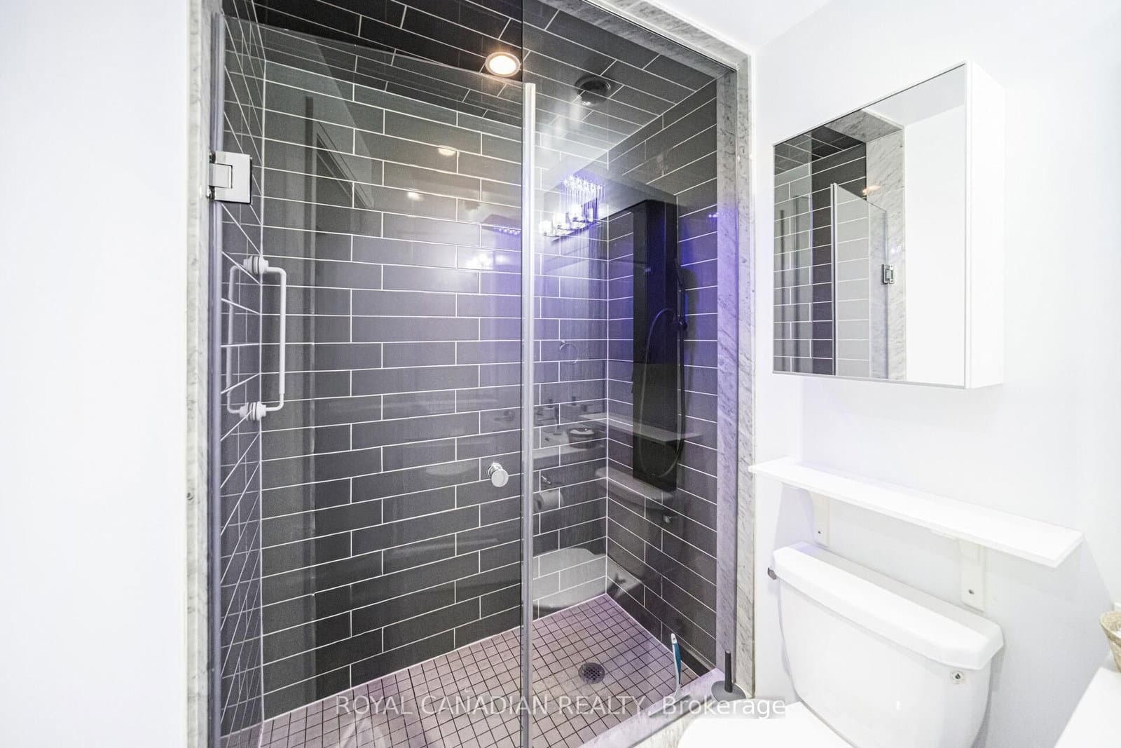 55 Speers Road, Unit 308 thumbnail 37