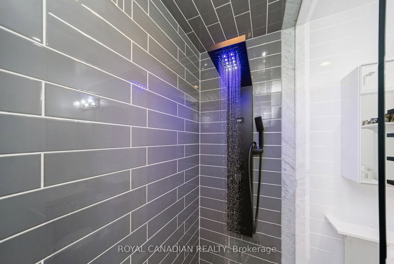 55 Speers Road, Unit 308 thumbnail 38