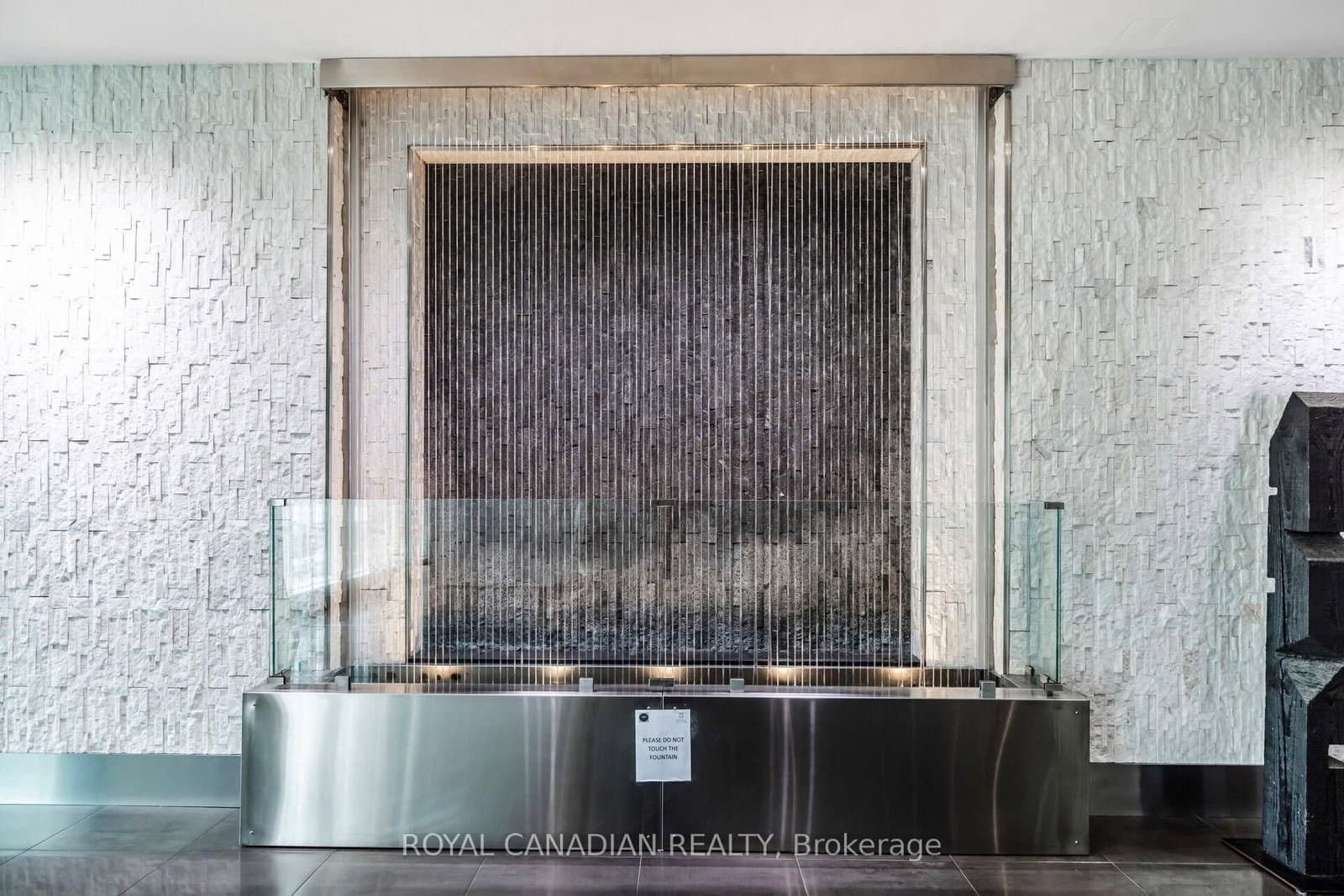 55 Speers Road, Unit 308 thumbnail 5