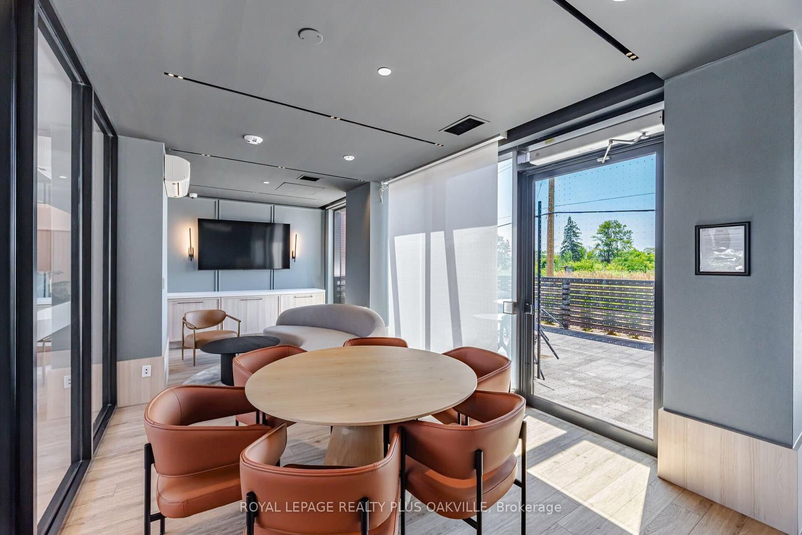 3079 Trafalgar Road, Unit 1509 thumbnail 33