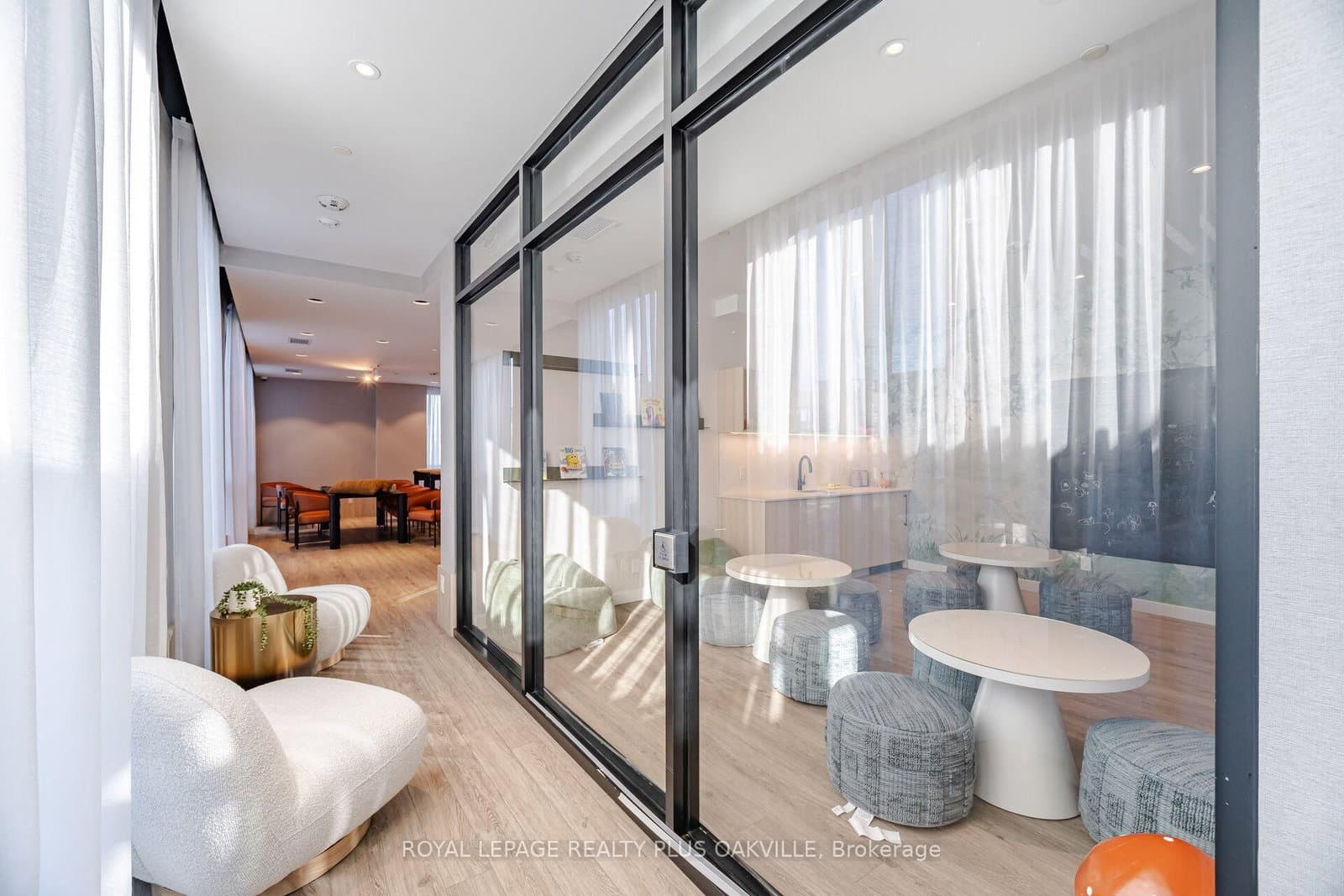 3079 Trafalgar Road, Unit 1509 thumbnail 47