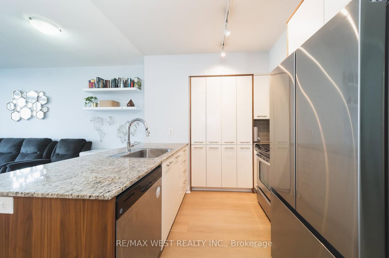 1 Valhalla Inn Road, Unit 1206 thumbnail 4