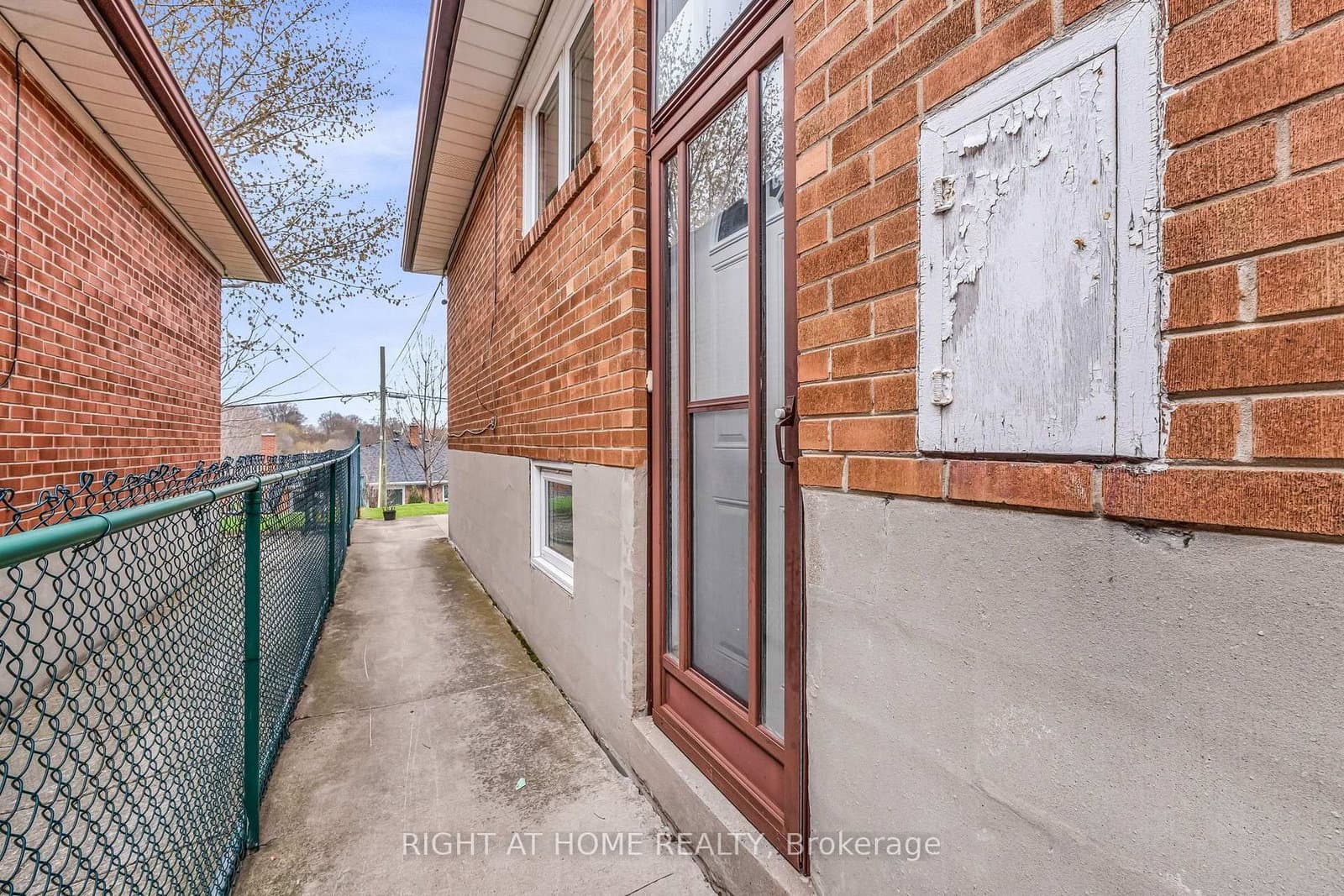 110 Victory Drive thumbnail 34