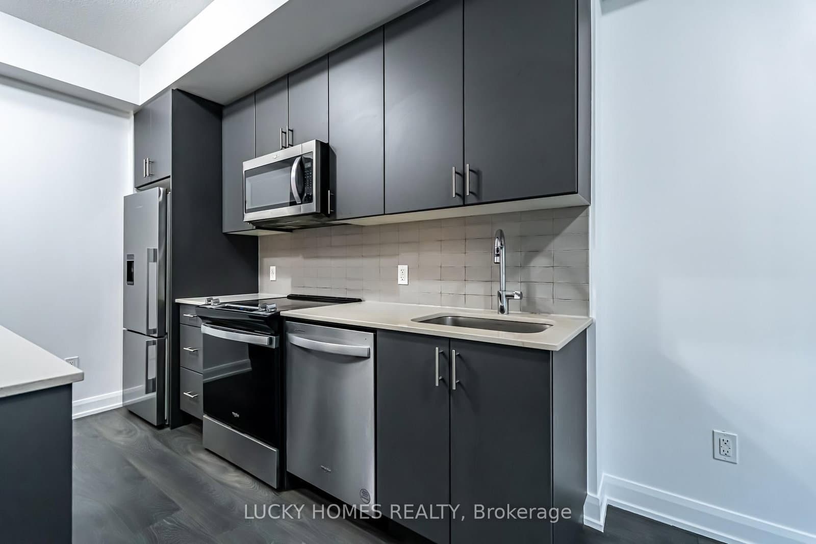 3220 William Coltson Avenue, Unit 315 thumbnail 8