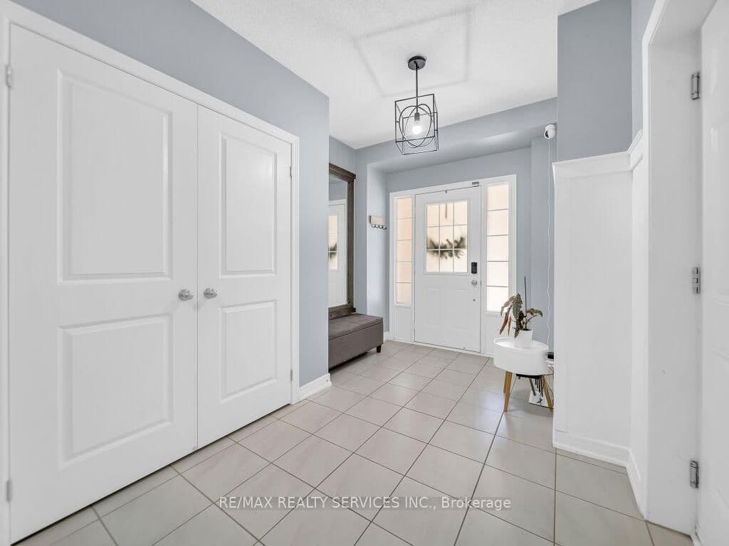 29 Haymarket Drive thumbnail 4