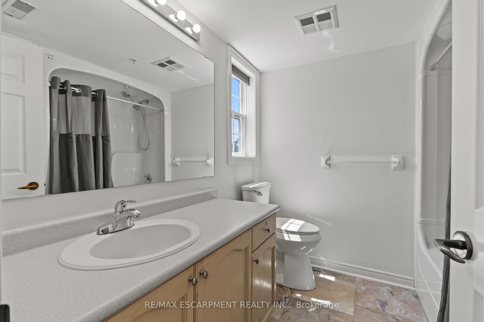 4005 KILMER Drive, Unit 202 thumbnail 11