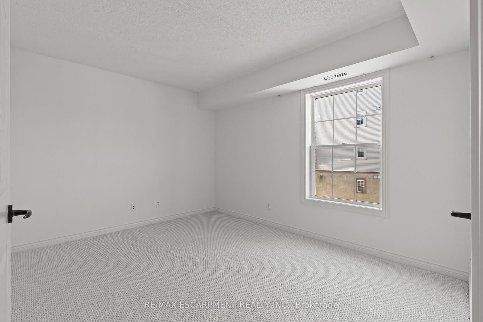 4005 KILMER Drive, Unit 202 thumbnail 12