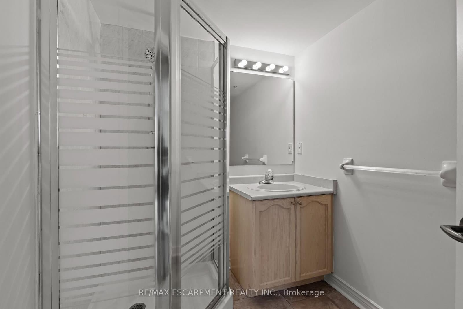 4005 KILMER Drive, Unit 202 thumbnail 14