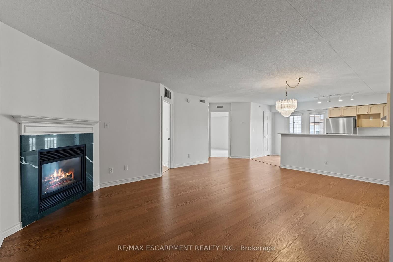 4005 KILMER Drive, Unit 202 thumbnail 4