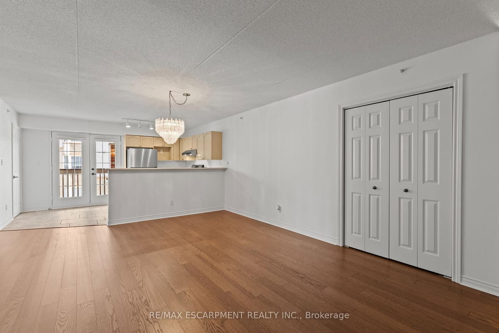 4005 KILMER Drive, Unit 202 thumbnail 6