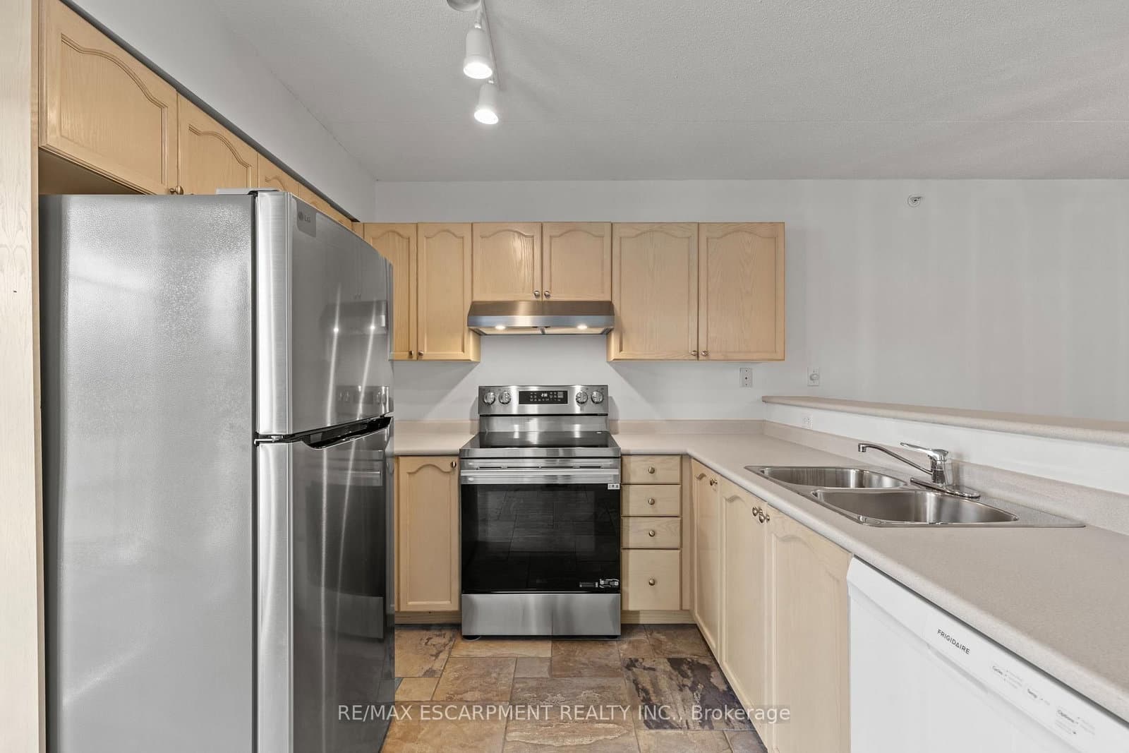 4005 KILMER Drive, Unit 202 thumbnail 8