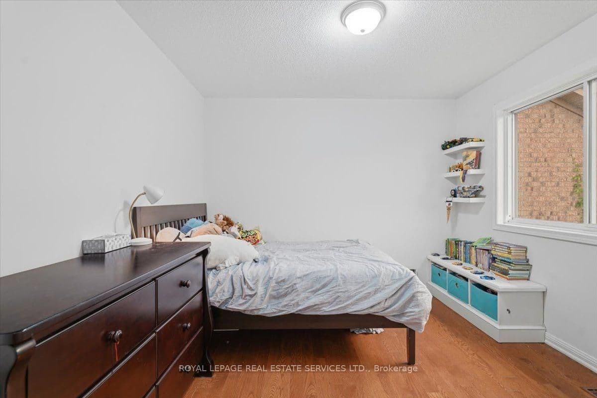 5185 Bunton Crescent thumbnail 12