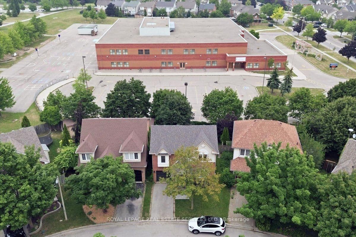 5185 Bunton Crescent thumbnail 21
