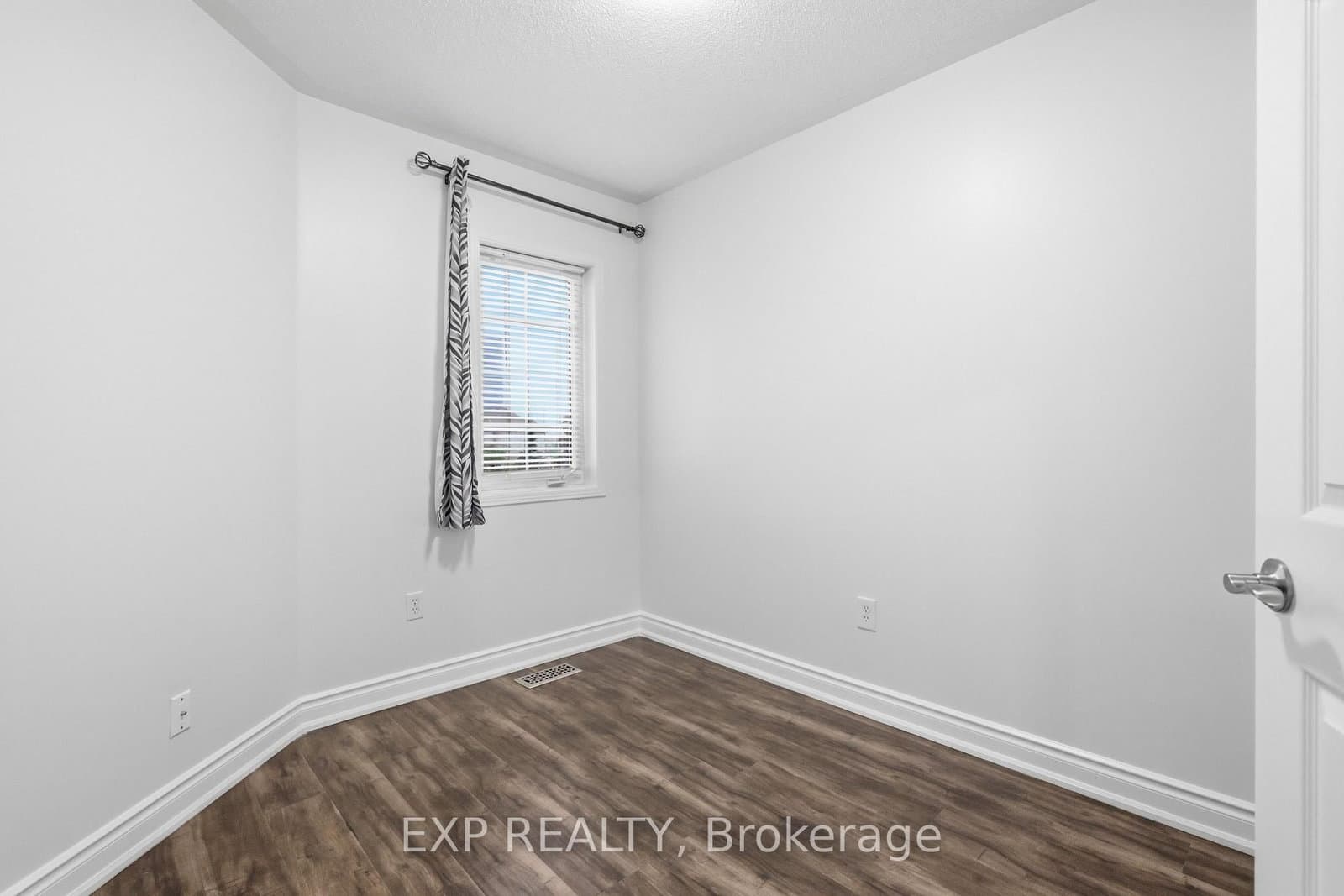 1015 Borden Lane thumbnail 18