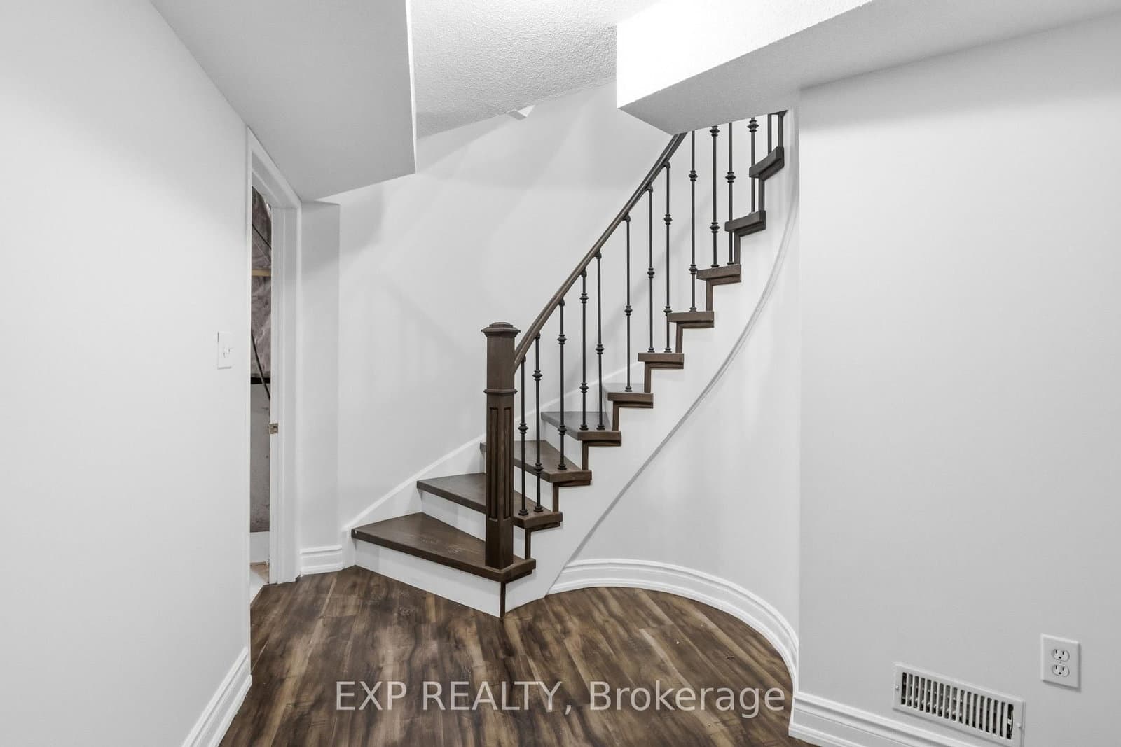 1015 Borden Lane thumbnail 35