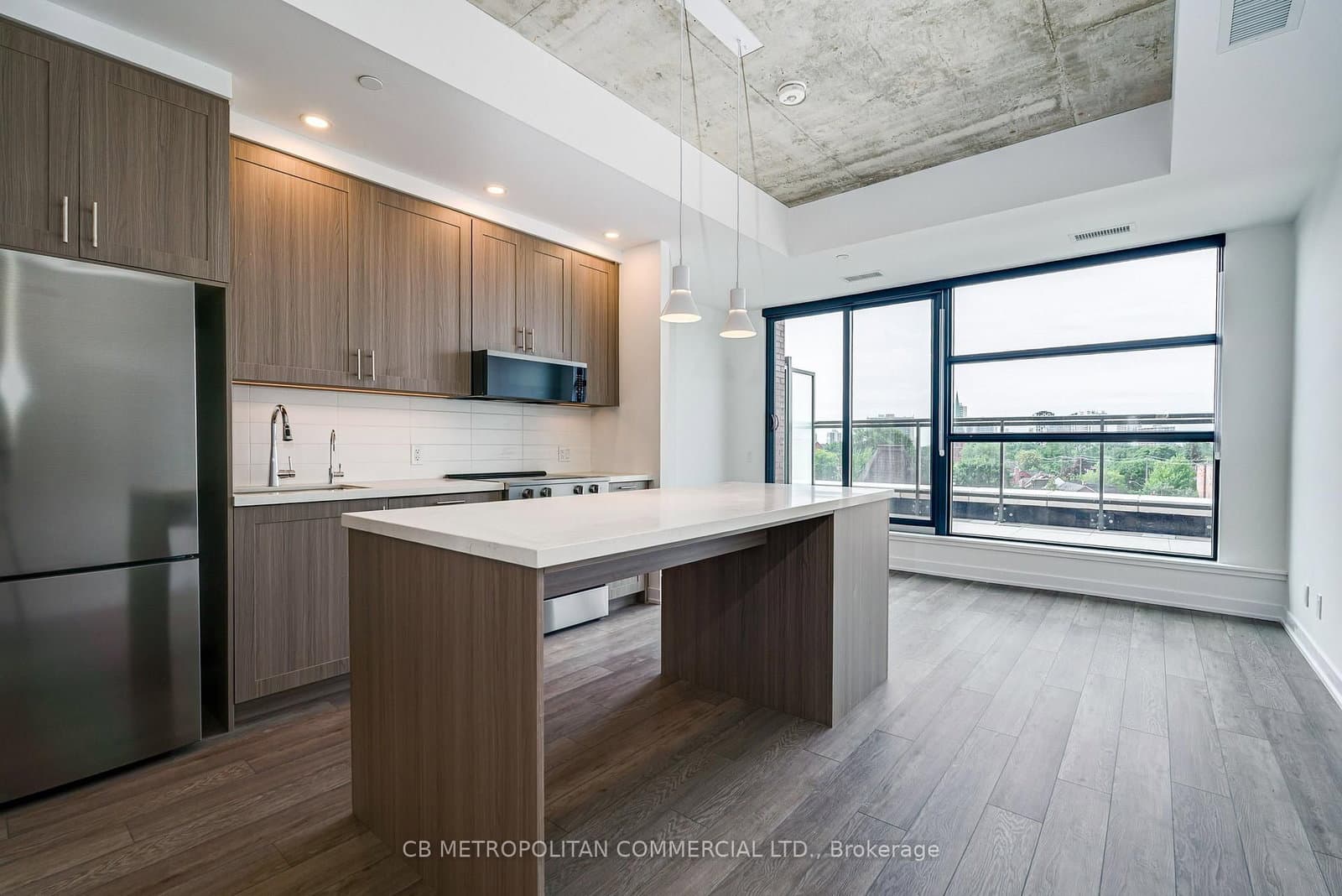 2946 Dundas Street West Street W, Unit 516 thumbnail 4