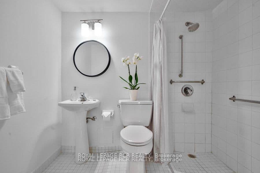 1535 Lakeshore Road E, Unit 205 thumbnail 10