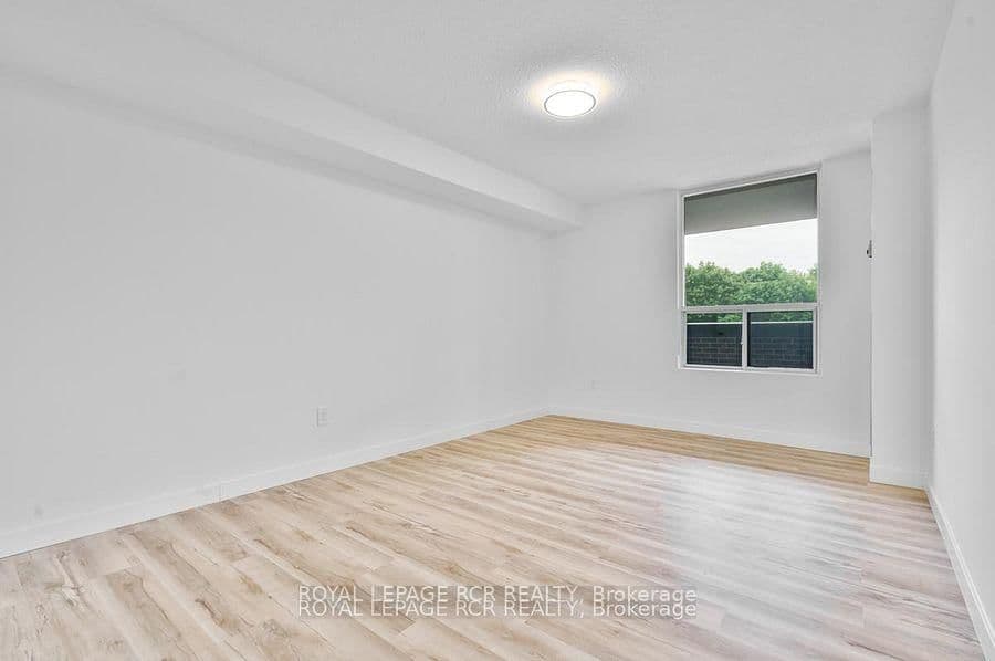1535 Lakeshore Road E, Unit 205 thumbnail 12