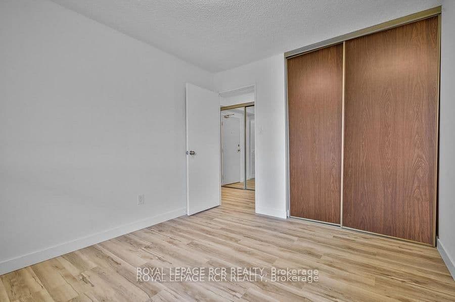1535 Lakeshore Road E, Unit 205 thumbnail 17