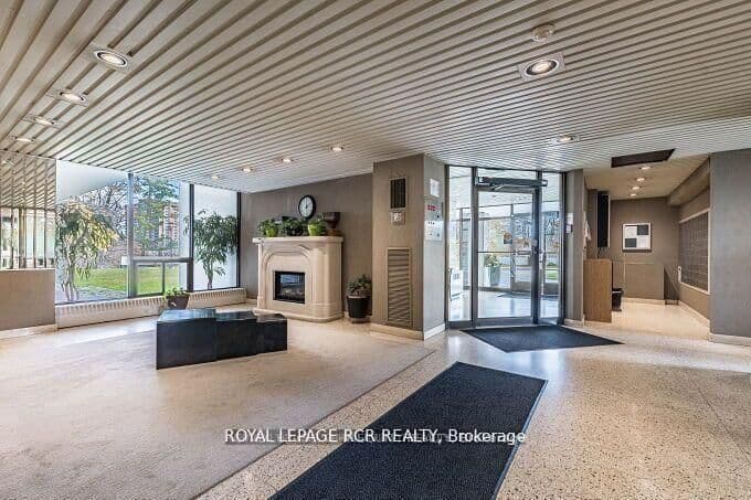 1535 Lakeshore Road E, Unit 205 thumbnail 23