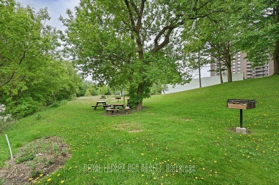 1535 Lakeshore Road E, Unit 205 thumbnail 37