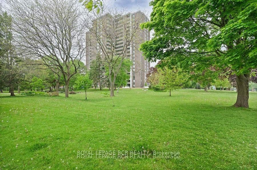 1535 Lakeshore Road E, Unit 205 thumbnail 38