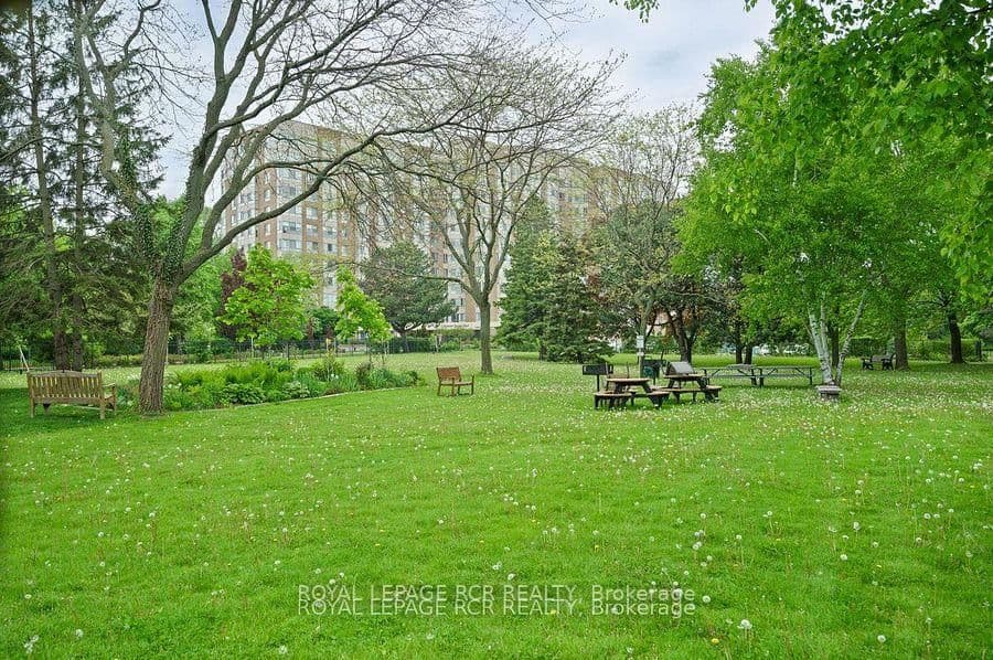 1535 Lakeshore Road E, Unit 205 thumbnail 39