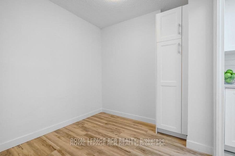 1535 Lakeshore Road E, Unit 205 thumbnail 9