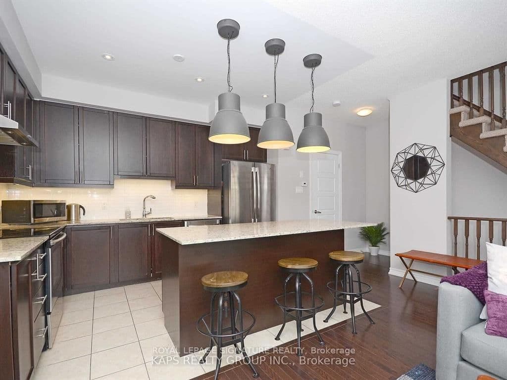 165 Hampshire Way, Unit 64 thumbnail 4