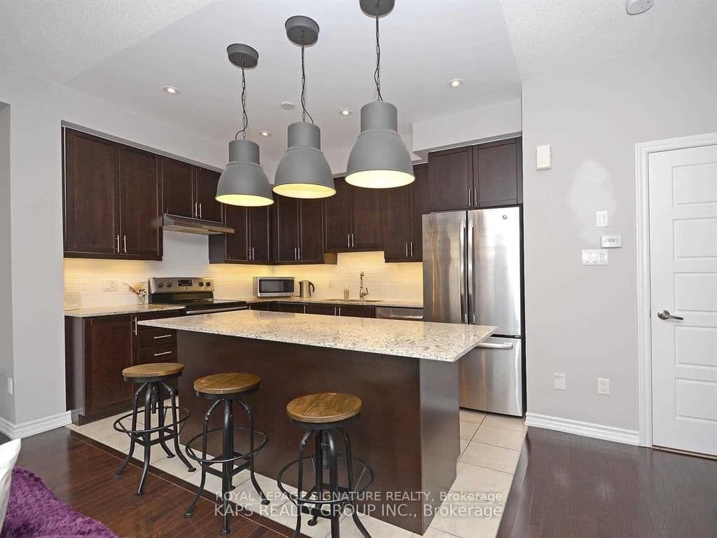 165 Hampshire Way, Unit 64 thumbnail 5