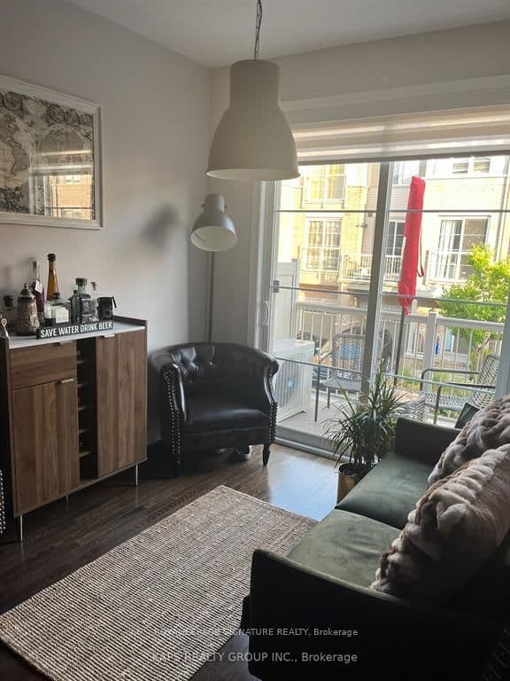 165 Hampshire Way, Unit 64 thumbnail 7