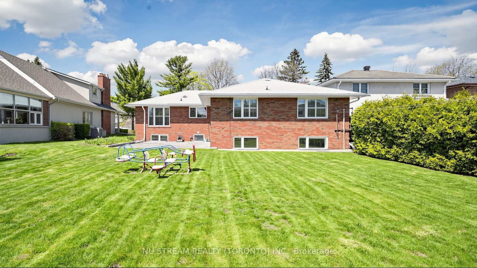 55 Sunvale Drive thumbnail 44