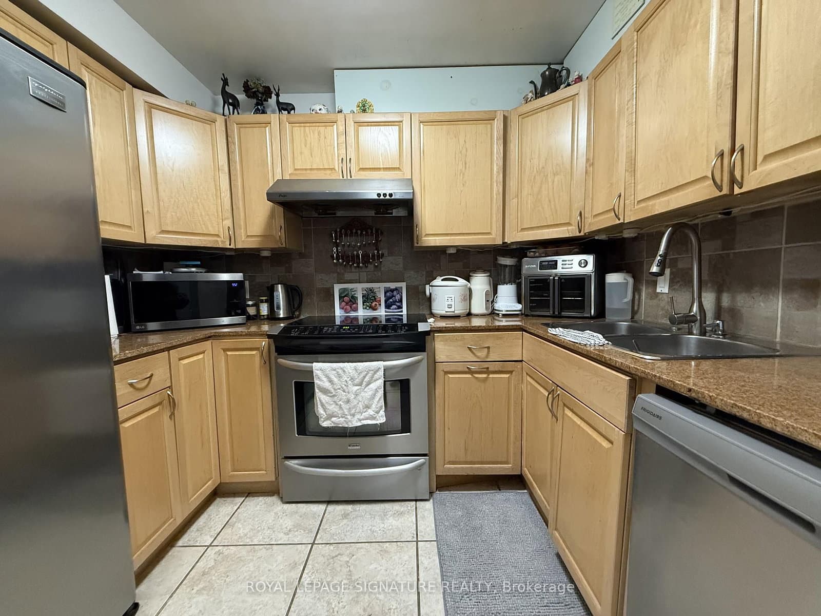 1195 Lakeshore Road E thumbnail 11